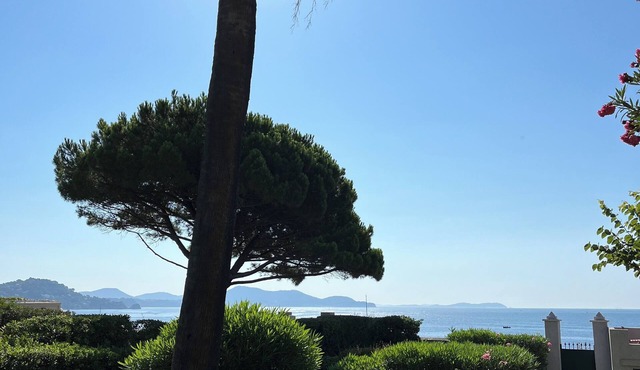 architect-designed house with sea view and beach access