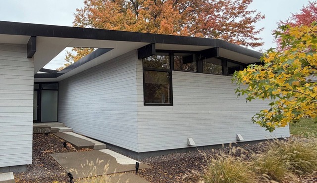 Architect-Designed Modern Home in University Heights, minutes walk from Kinnick