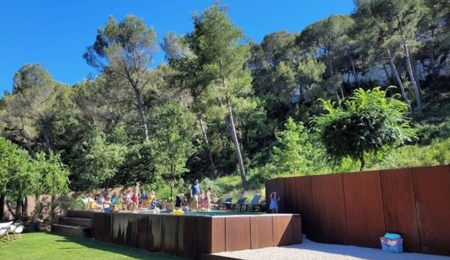Architect-designed villa in the heart of nature between Aix-en-Provence and Marseille