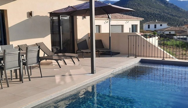 ARCHITECT-DESIGNED VILLA - 10 PEOPLE - 5 BEDROOMS