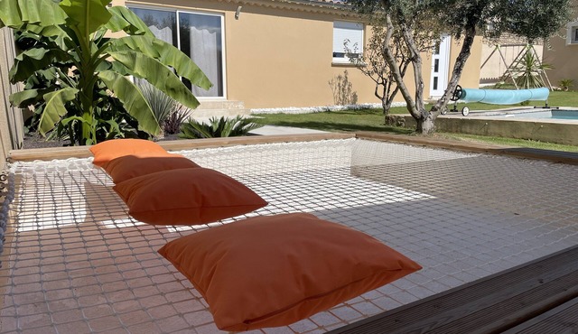 Architect designed villa near Uzès, Pont du Gard., Avignon, Nimes.