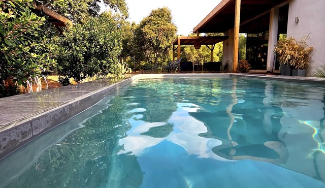 Architect-designed villa Jacuzzi pool - Pinarello near Porto-Vecchio and beaches.