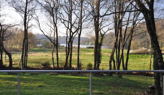 Architect-designed wooden house with breathtaking panoramic view of the Vilaine river