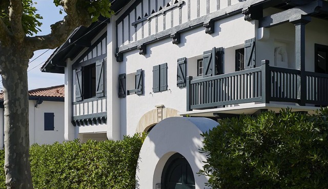 Architect family home, located 200 meters from the beaches and downtown