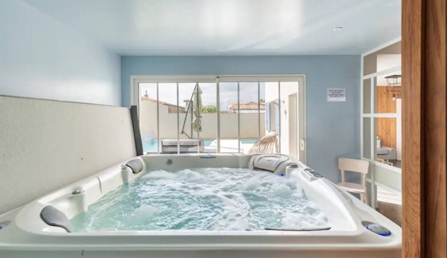 Architect house with sea view and Chassiron lighthouse, calm and relaxation