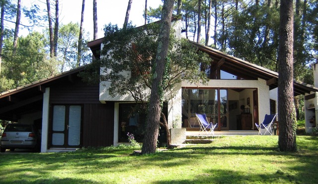 Architect house, 500 meters from the ocean, nestled in a dead end