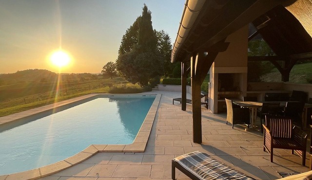 Architect house at the foot of Castle Hautefort, exceptional view