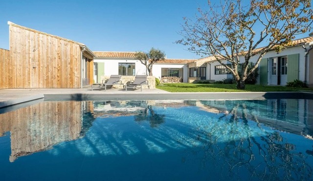 Architect house mansion with heated pool in quiet Loix