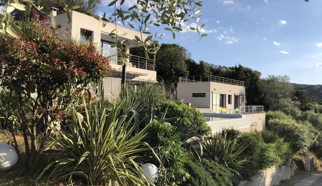 Architect's house unique view of the gulf of VALINCO - Classified Furnished 5 *