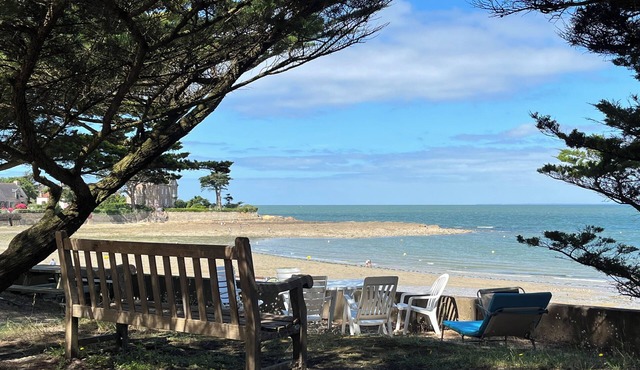 Architect's house in front of the ocean, right on the beach.