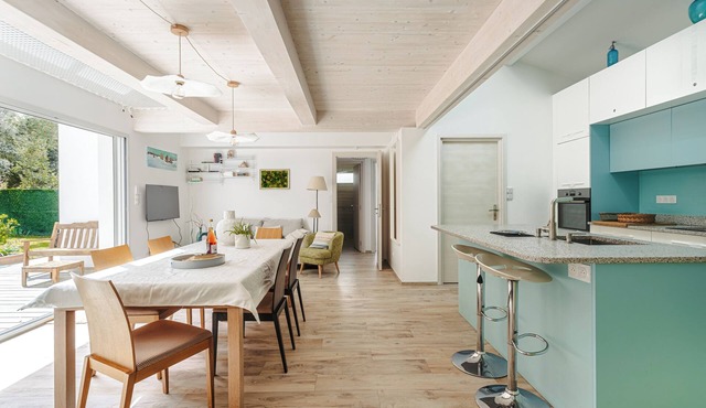 Architect's Villa 800m from the Sea – Comfort, Nature, and Serenity in Oléron, with Terrace Garden