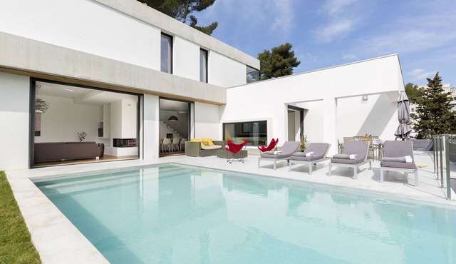 Architect's villa & swimming pool in the heart of Marseille