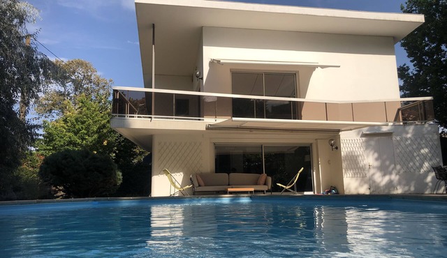 Architect villa 8-10 people ROYAN, heated swimming pool, garden, near the beach