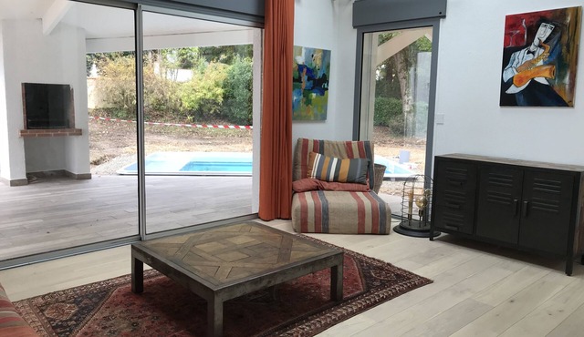 ARCHITECT VILLA NEAR TOULOUSE IN FOREST BORDER