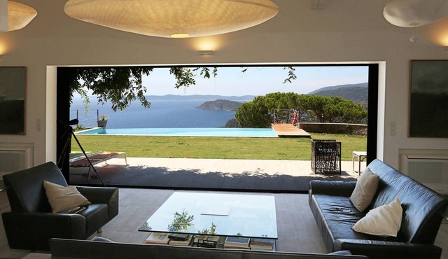 Architectural Villa Rayol, incredible view, pool, air conditioning, classified