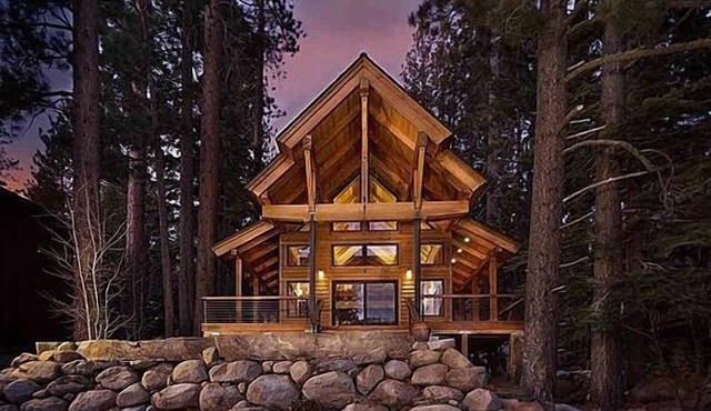 Architectural Beauty with Views, Steps to The Lake and Piers