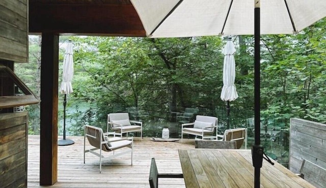 Architectural Cottage on Baptiste Lake