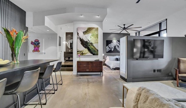 Architectural Digest Condo in Old Town Scottsdale Entertainment District