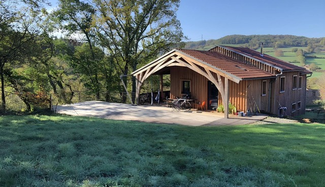Architectural Eco-Villa near Cluny - 8 guests - Yoga Studio + Separate Appt