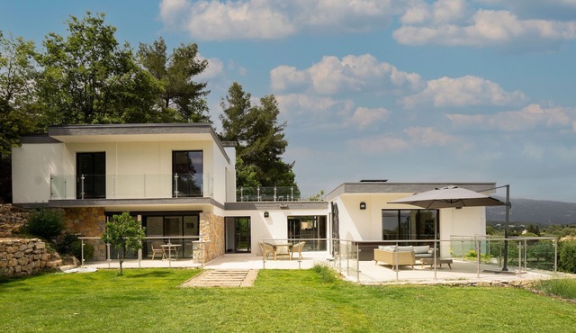 Architectural jewel: Villa on the Cote d'Azur