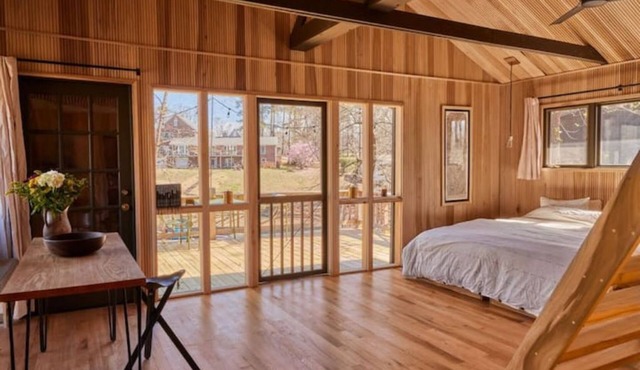 Architectural Lakeside Experience at Poplar Cabin