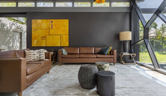 Architectural Luxury Home - Premier location in Hawthorn