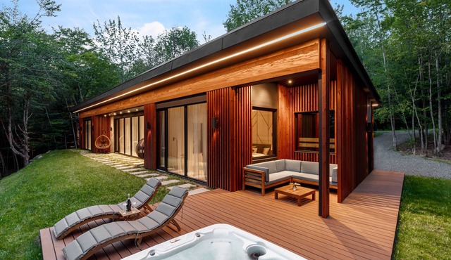 Architectural Modern House with Panoramic Mountain View