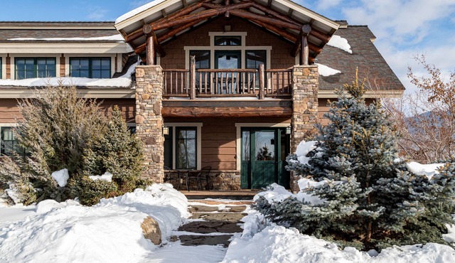 Architectural Stunner w/ Mountain & Sound Views & Free WiFi- Snowbird-Friendly