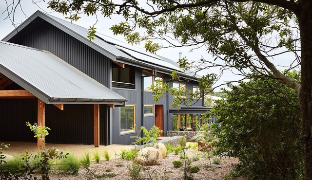 Architecturally designed stunning house close to peninsula wineries & beaches