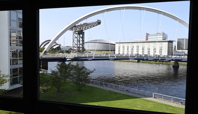 ArcView: SEC/Hydro 2 bed flat with amazing views & Parking