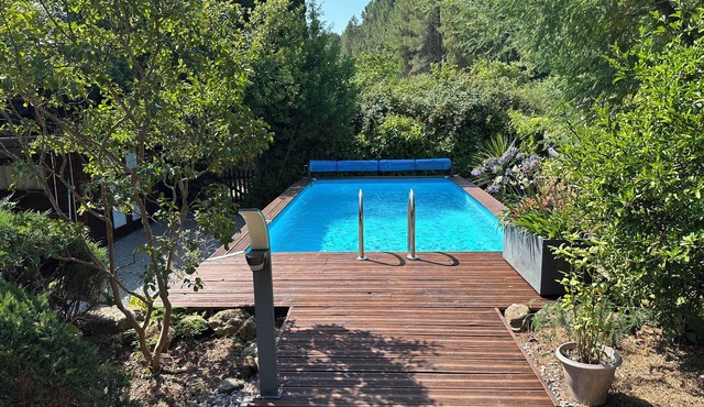 Ardèche house sleeps 12, ideal for large families