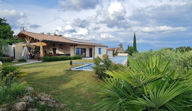 Ardèche Sud - small south facing villa with magnificent panoramic view
