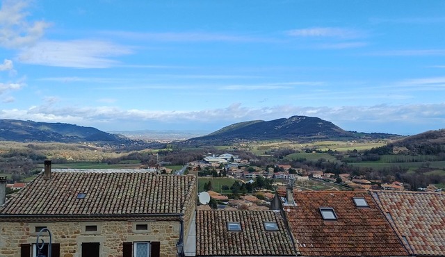 Ardechoise street house ideally located for visiting the Ardèche region