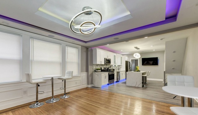 Ardelia's Place - Luxurious, Elegant & Comfortable Family-Sized Home!