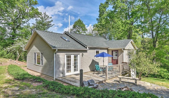 Arden Cottage with Fire Pit - 11 Mi to Asheville