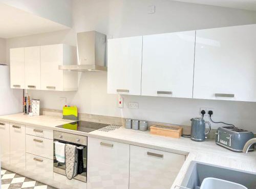 Arden House -Modern, Stylish 3-bed near Solihull, NEC, Resorts World, Airport,HS2