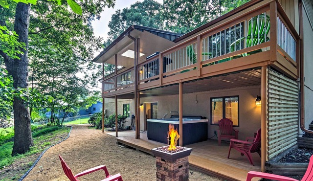 Arden Vacation Rental w/ Private Hot Tub & Grill!
