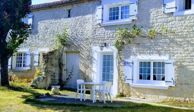 Ardenne stone house in Fontenay-le-Comte