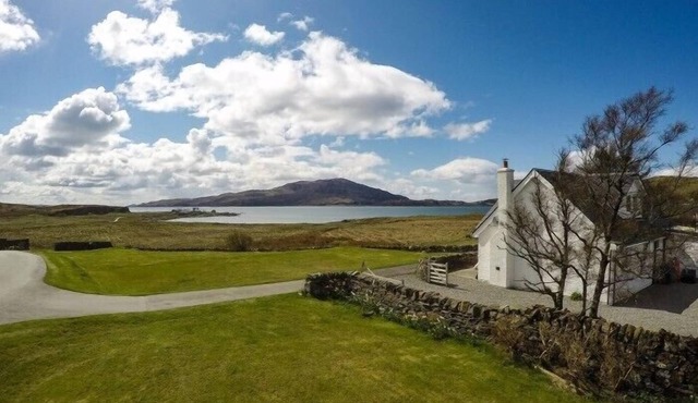 ARDLARACH LODGE, pet friendly in Cullipool, Isle Of Luing