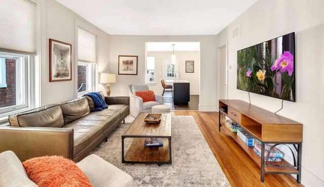 Ardmore GEM steps away from shopping, dining, etc.