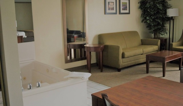 Ardmore Inn & Suites