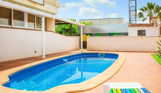 Are you dreaming of a comfortable family vacation? Then this vacation home with panoramic view and p