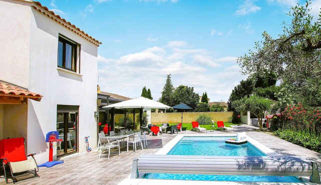 Are you dreaming of a luxurious Provence vacation in a modern atmosphere?