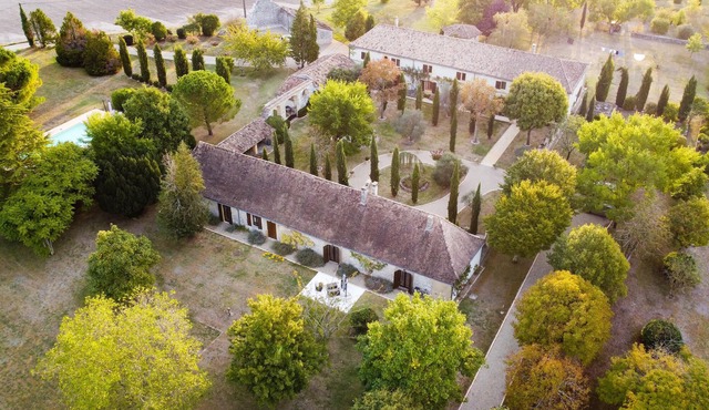 Are you dreaming of a peaceful vacation with French flair? Then this charming, spacious stone house