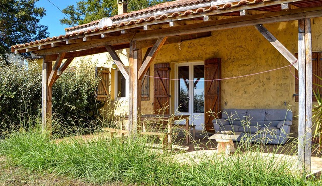 Are you dreaming of a relaxing vacation with southern flair? Then this quietly located country house