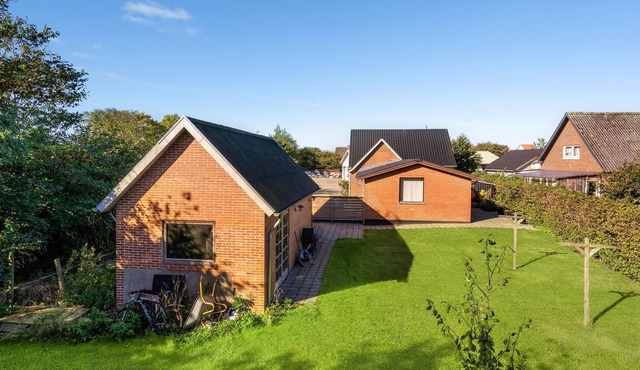 Are you dreaming of a cozy family vacation in a quiet environment, not far from the fjord and the se