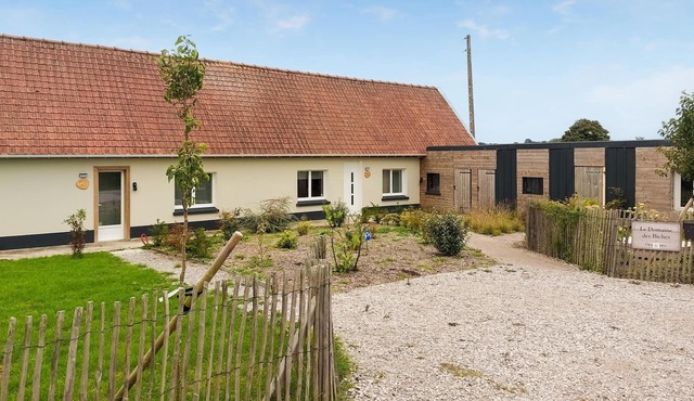 Are you dreaming of a relaxing vacation with wellness and experiences in nature? Then this inviting