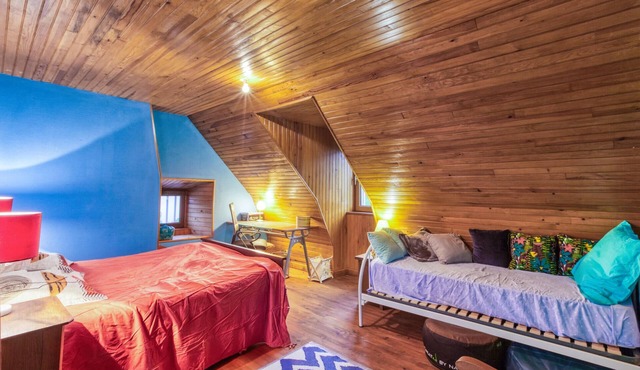 Are you looking for seclusion and the tranquility of nature? Then Menet is the right place for you!