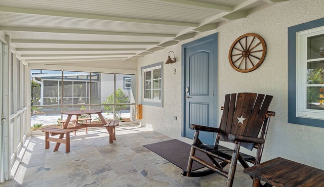Are you looking for a quaint fishing village in the heart of Captiva Island? - Jensen's Cottage #02
