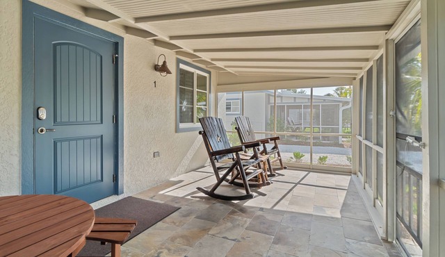 Are you looking for a quaint fishing village in the heart of Captiva Island? - Jensen's Cottage #01